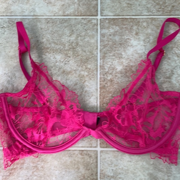 Victoria's Secret Luxe Lingerie Unlined Demi Bra - Picture 8 of 8